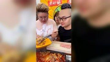 娱乐 吃瓜酱爷爷,娱乐界的神秘美食达人